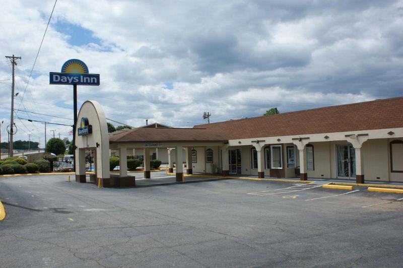 Days Inn By Wyndham Statesville Exterior foto